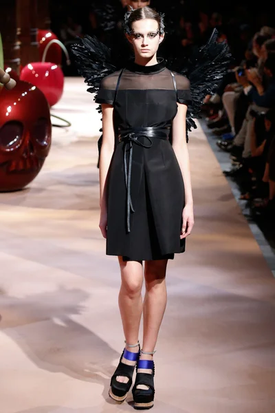 Look 48